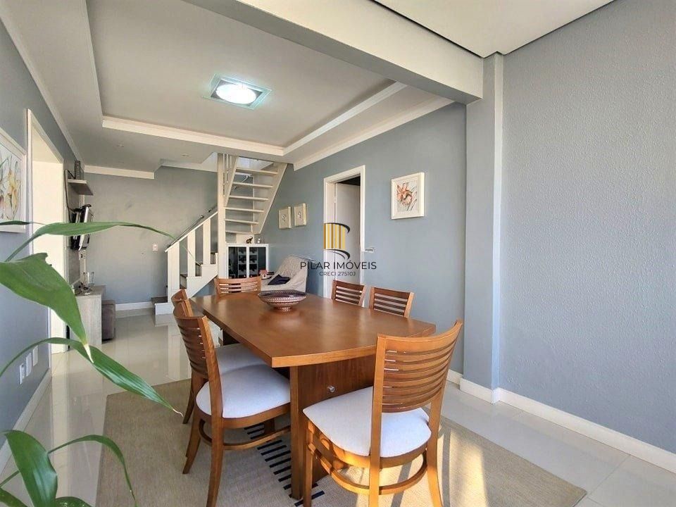 Cobertura com elevador, 3 dormitórios, suíte e 3 vagas.