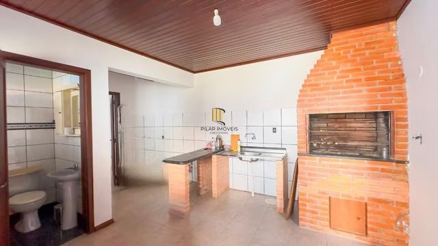 Casa térrea com 3 dormitórios, piscina, espaço gourmet com churrasqueira.