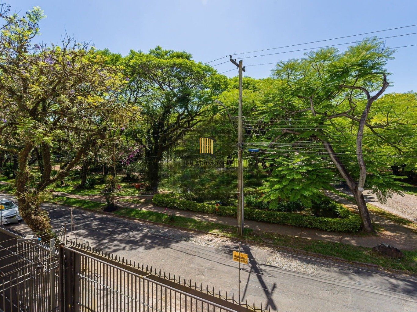 Apartamento Mobiliado, 3 dormitórios e 2 vagas no Bairro Vila Ipiranga