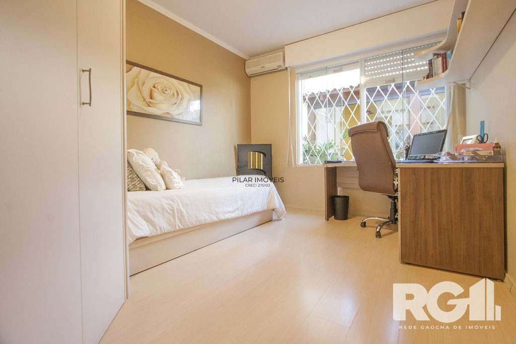 Casa 3 dormitórios no bairro Chácara das Pedras