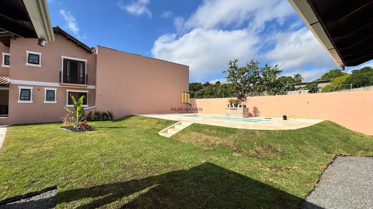 Casa 5 dormitórios no bairro Vila Nova