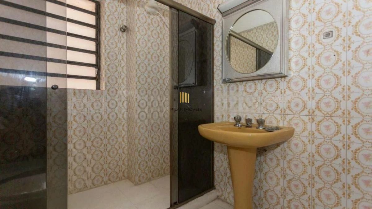 Valor abaixo do mercado  com 3 dormitórios, 1 vaga e elevador,  Floresta