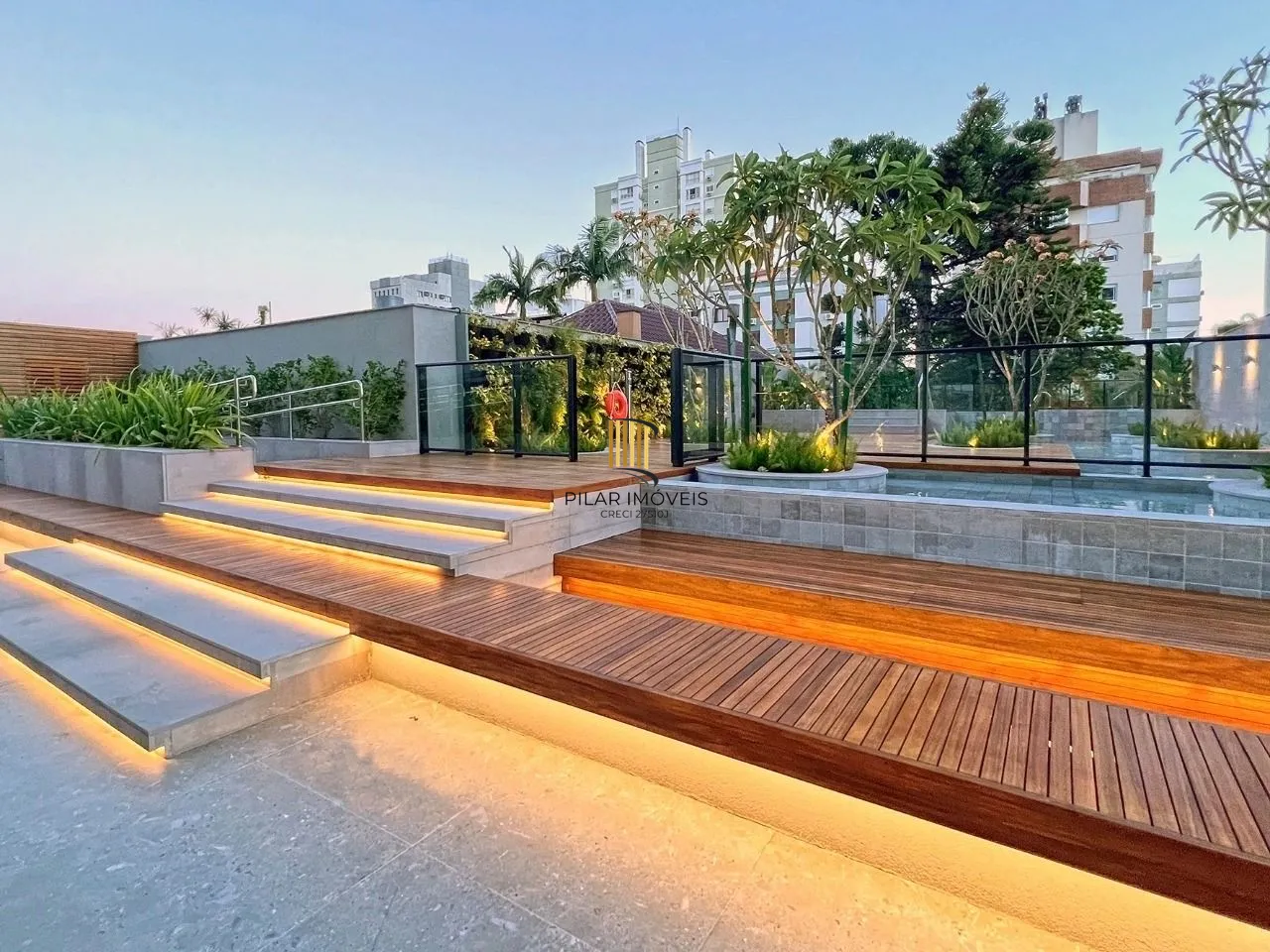 Apartamento Garden 2 suítes, 182m², 2 vagas - bairro Petrópolis