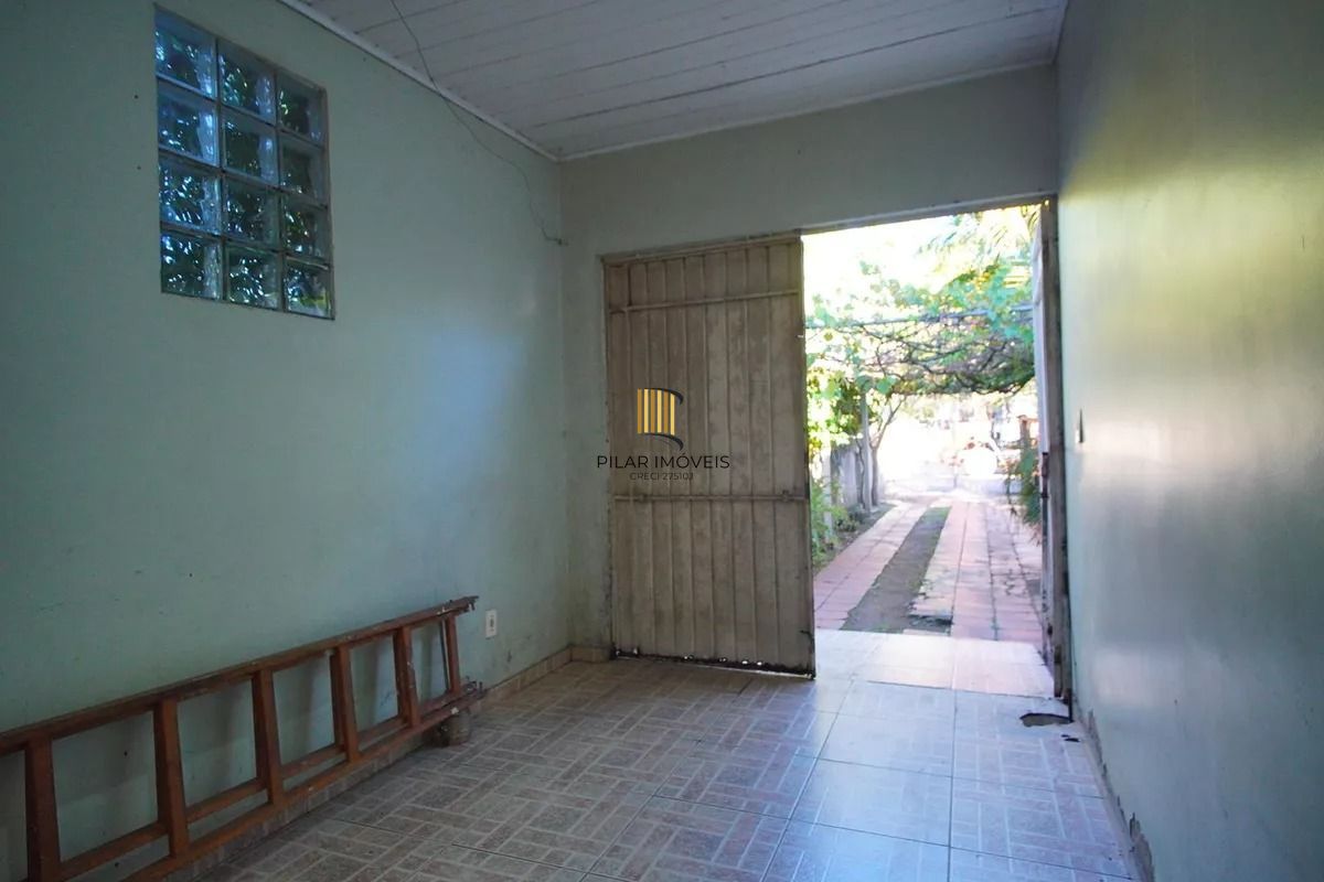 Casa Térrea com 5 dormitórios, Amplo Terreno de 300m² - Bairro Santa Rosa
