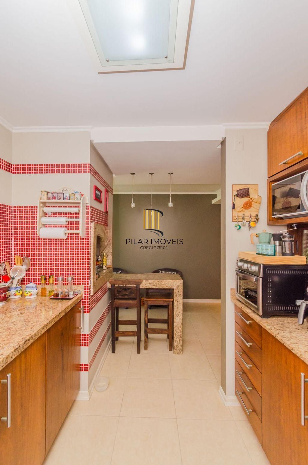 Casa em Condomínio 4 Dormitórios com Suíte no Lindoia - Porto Alegre