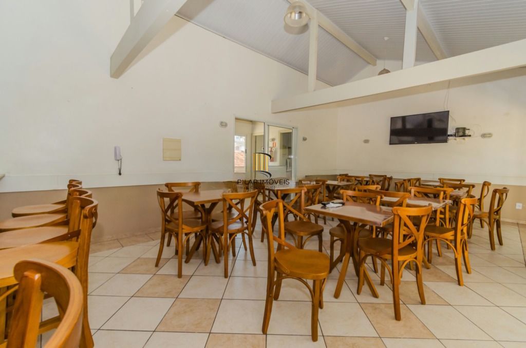 Casa em Condomínio 4 Dormitórios com Suíte no Lindoia - Porto Alegre