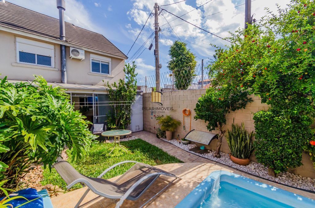 Casa em Condomínio 4 Dormitórios com Suíte no Lindoia - Porto Alegre