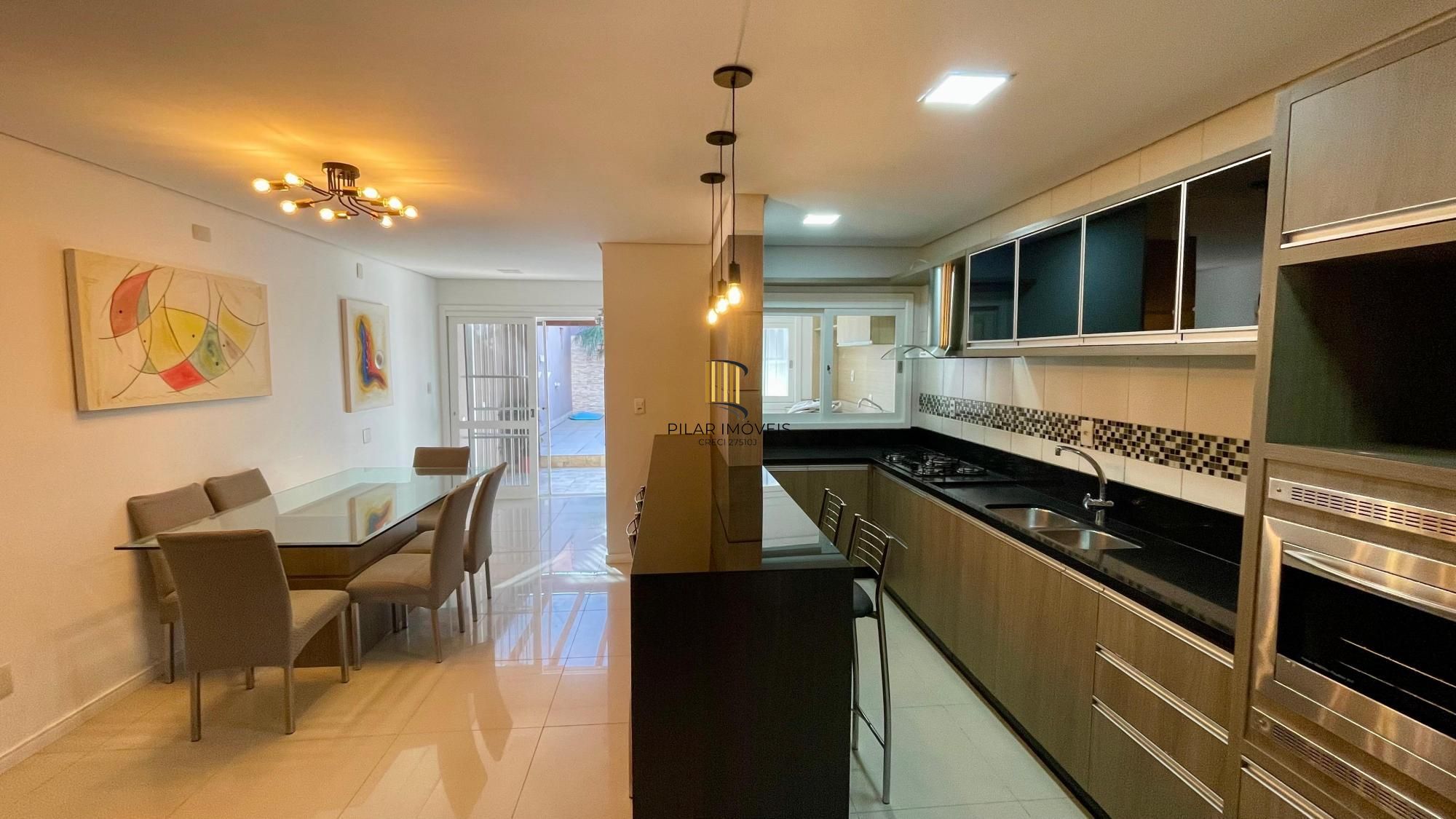 Casa com piscina, 3 suítes, desocupada, Rua Leite de Castro- Jardim Itu Sabará