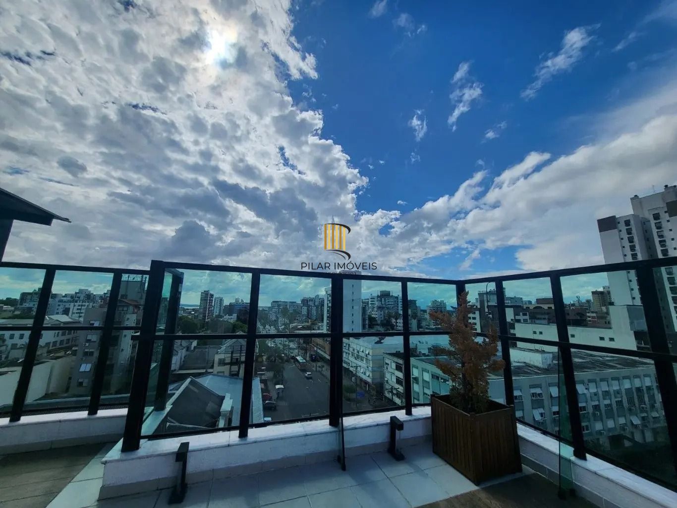 Apartamento com 1 quarto e 53m² à venda em Menino Deus, Porto Alegre.