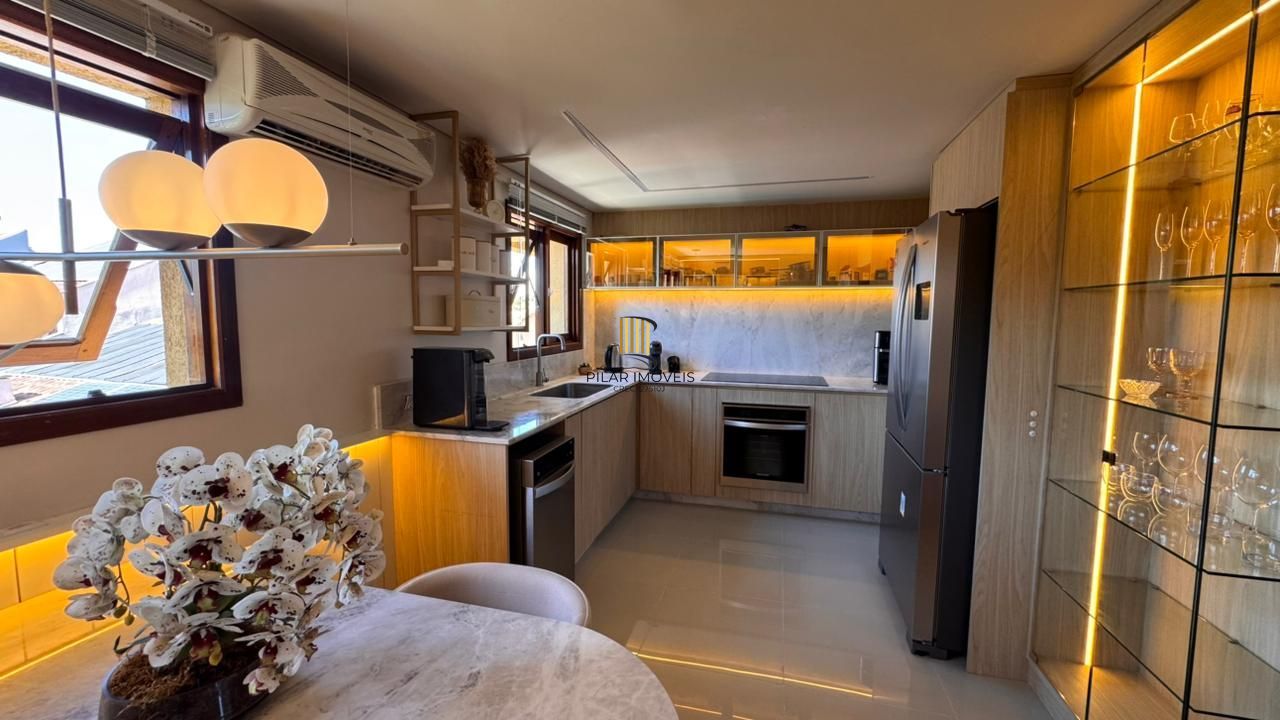 Casa Semimobiliada 3 dorm em Condomínio Fechado no Jardim Planalto