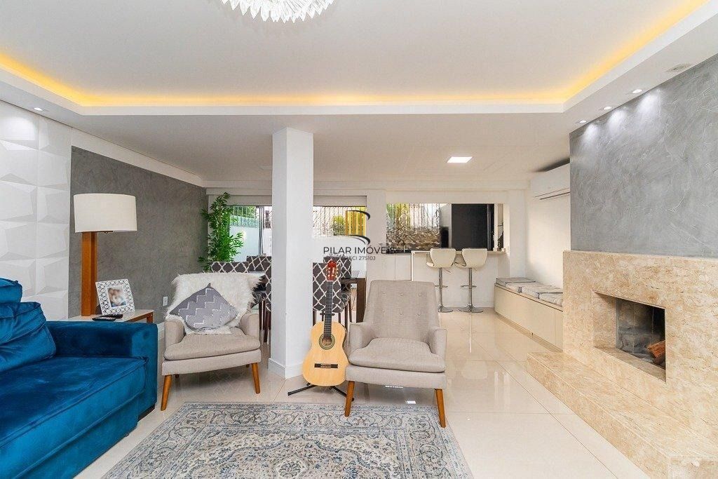 Casa em condomínio com 4 quartos, 2 suítes e 2 vagas à - Jardim Sabara