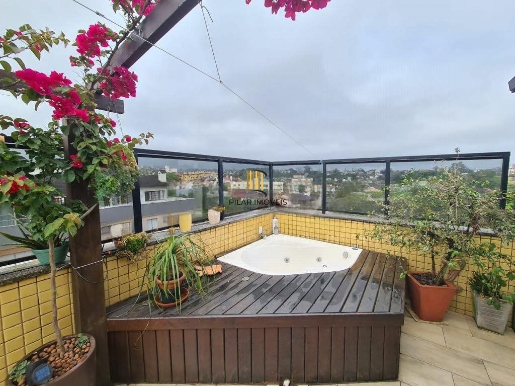 Cobertura com 3 dormitórios, terraço e 4 vagas