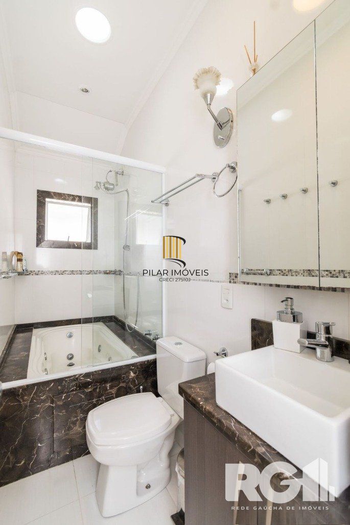 Casa Condominio 4 Dormitório(s) Bairro Sarandi