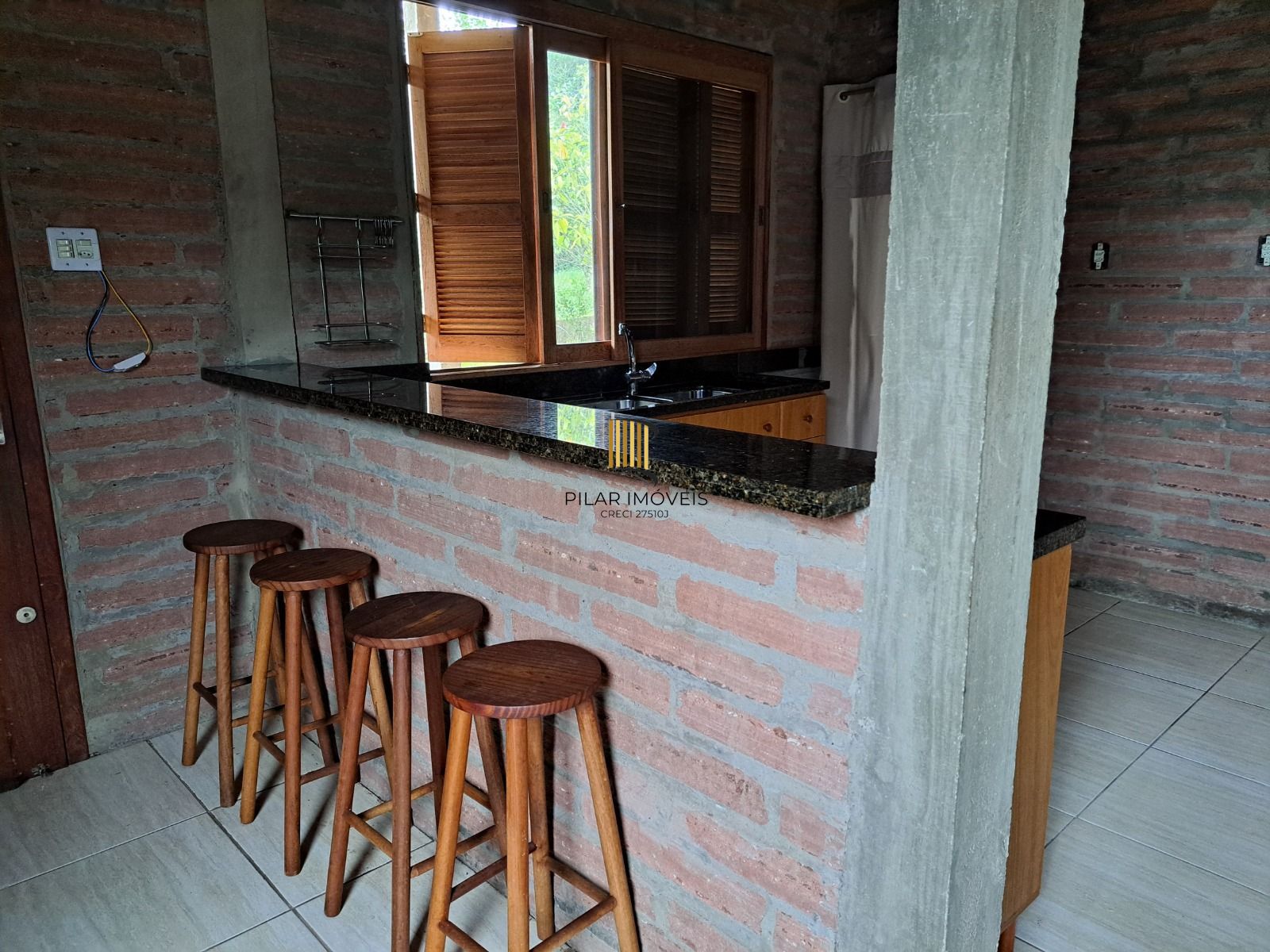 Sobrado 200m² privativos, 4 dormitórios 1 suíte e 2 vagas cobertas - Gravataí