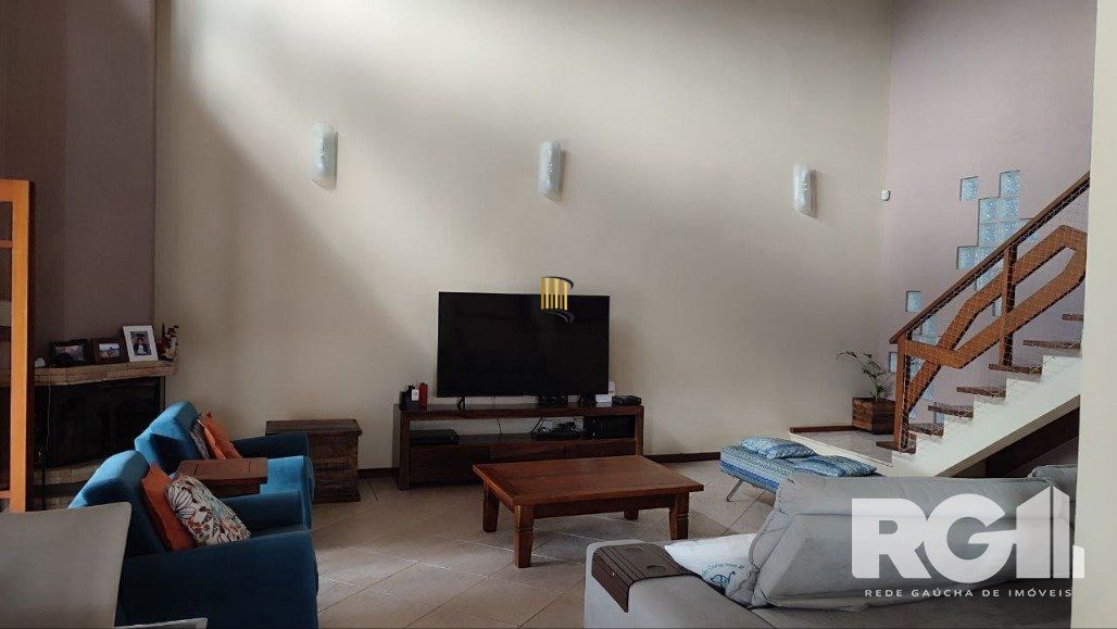 Casa com 3 dormitórios na Rua, Paulo Madureira Coelho, proximo ao novo Cesto, Morro Santana