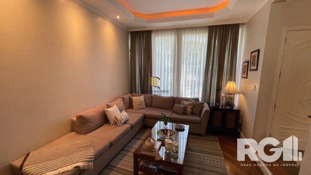 Casa 4 dormitórios no bairro Vila Ipiranga