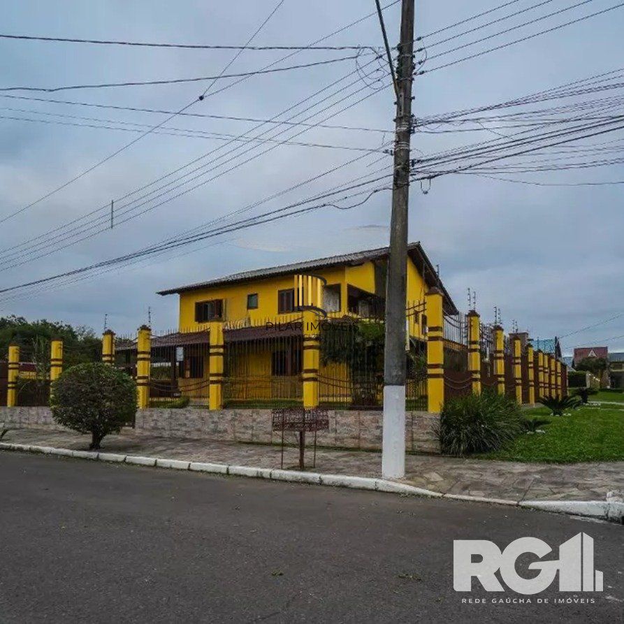 Casa 4 dormitórios no bairro Parque Santa Fé