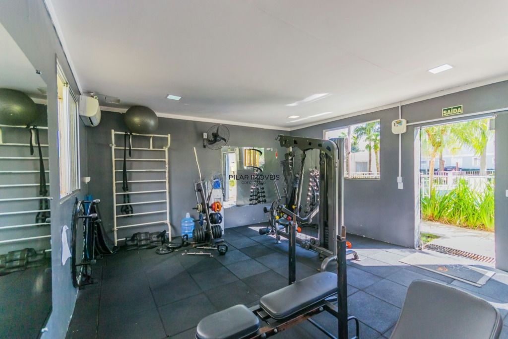 Apartamento com 2 dormitórios, suíte, sacada, churrasqueira e vaga.
