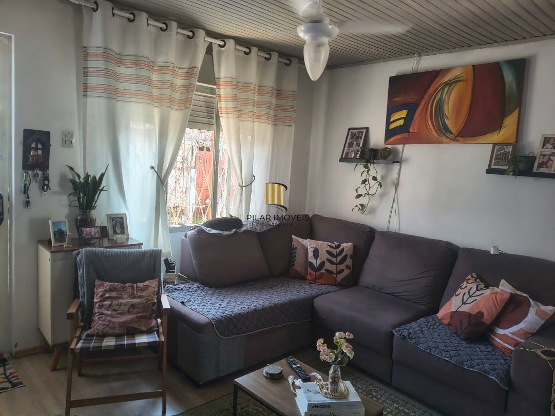 Casa de alvenaria com 3 dormitorios, e churrasquiera.  Jardim Carvalho