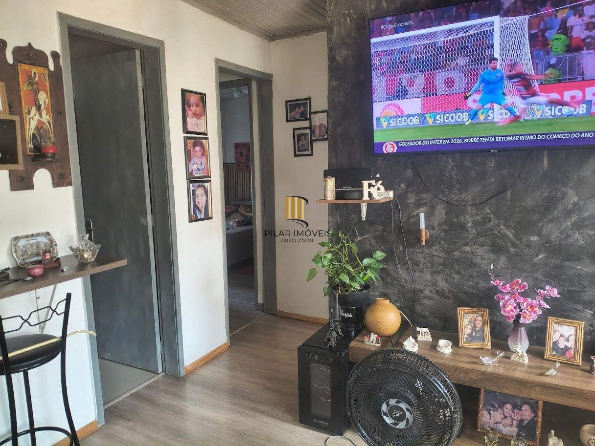 Casa de alvenaria com 3 dormitorios, e churrasquiera.  Jardim Carvalho