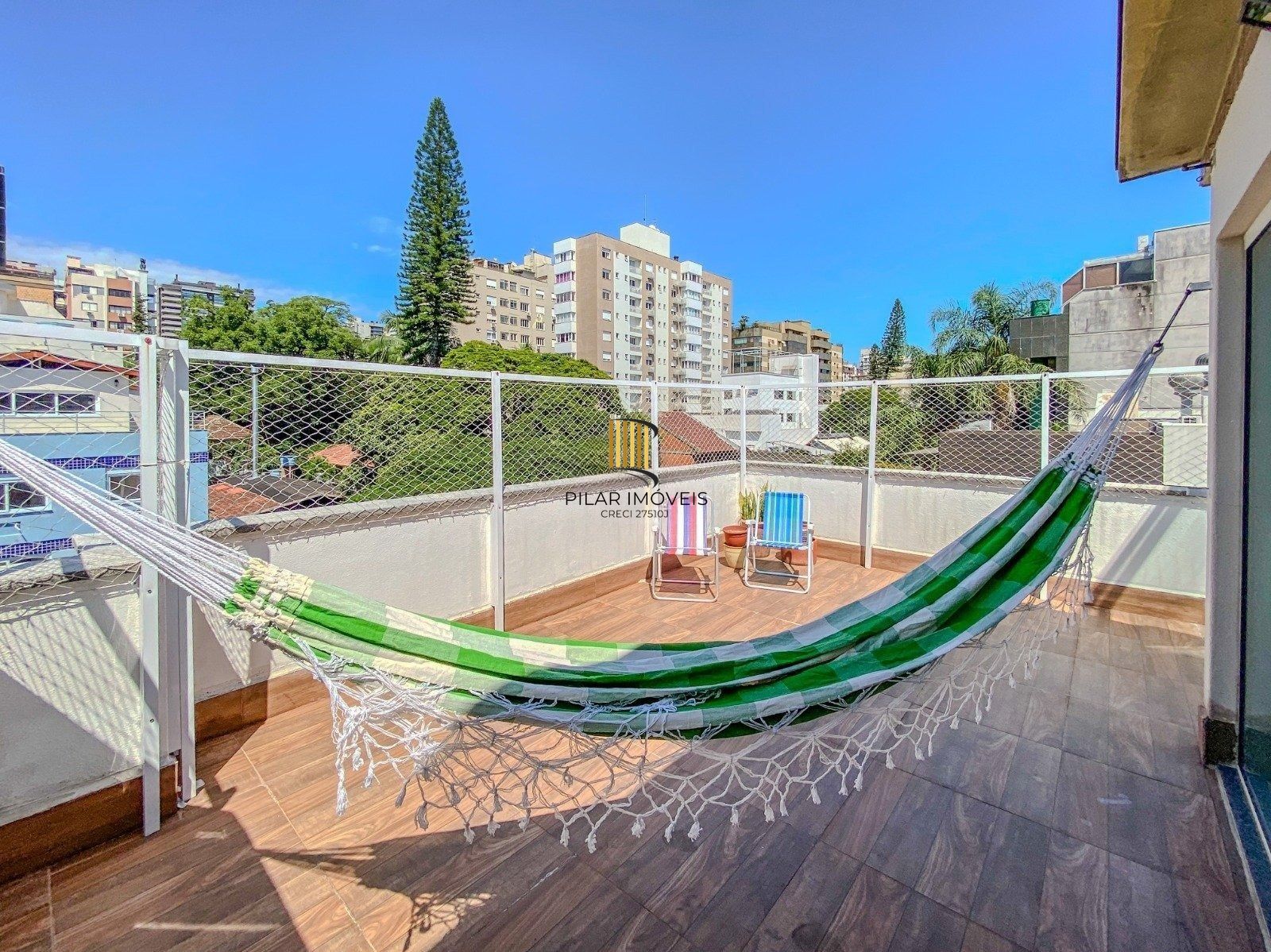 Cobertura com 2 dormitórios, sacada com vista definitiva
