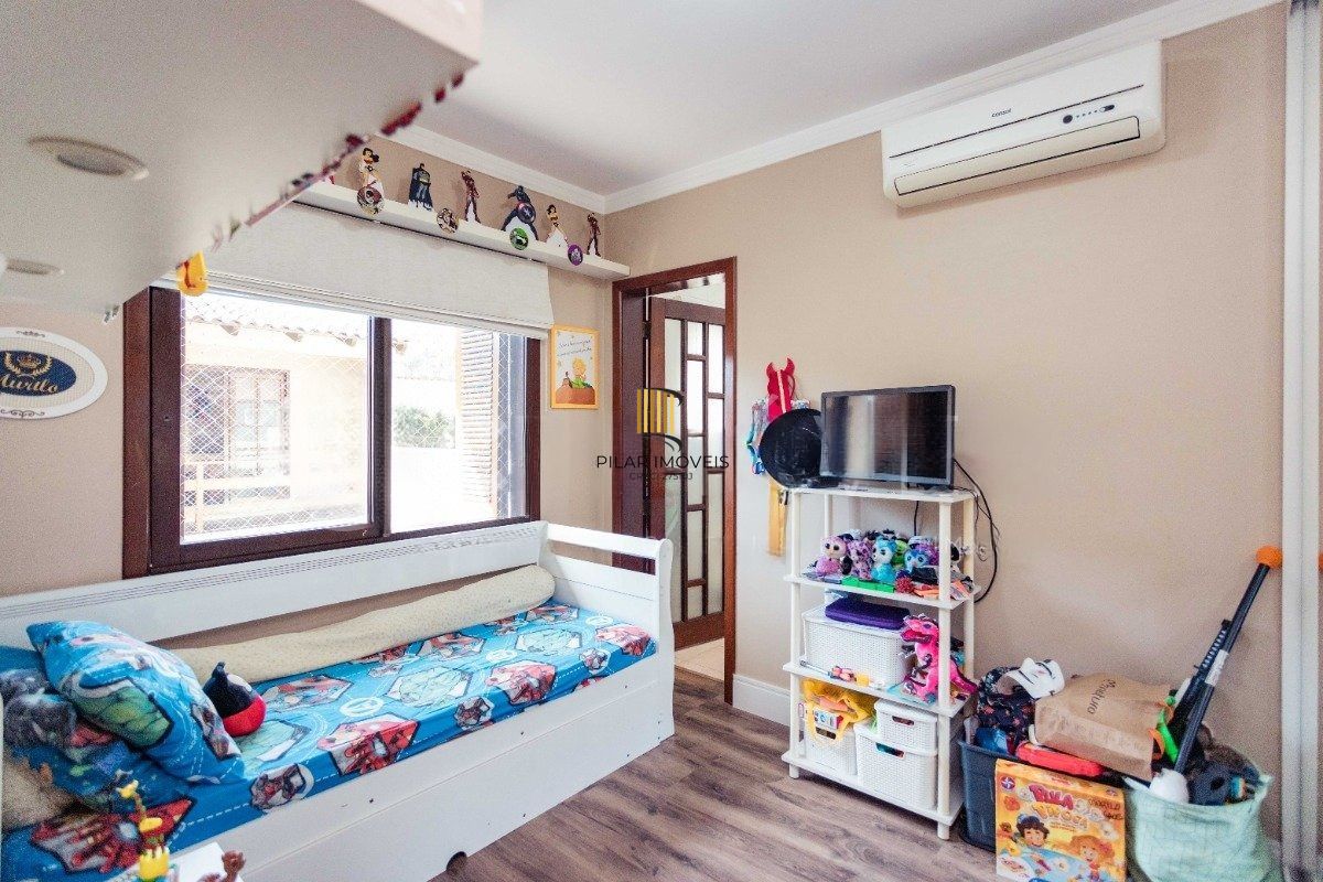 Casa semi-mobiliada com 3 suítes e amplo salão de festas no Cristo Redentor