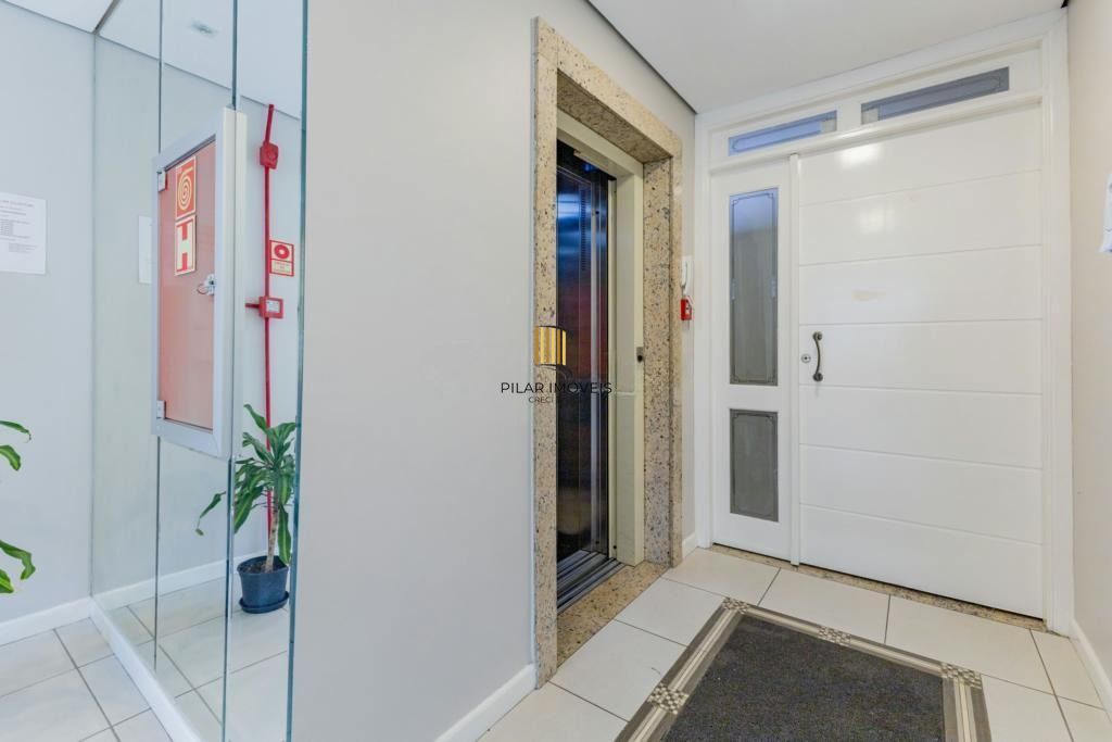 Apto 2 dorms c/ suíte, churrasqueira e 2 vagas no Passo da Areia