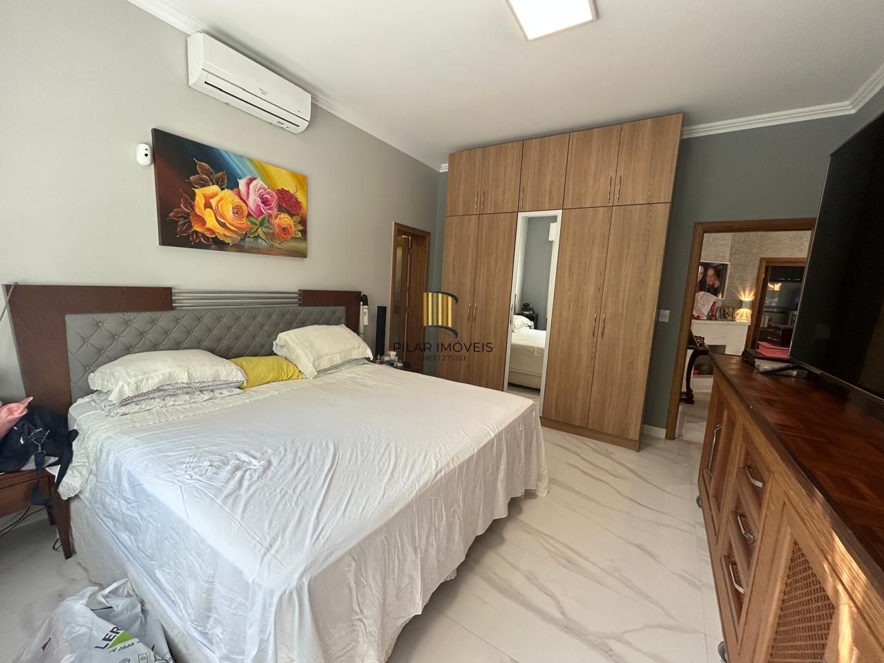 Casa 8 dormitórios, 5 banheiros e 6 vagas no Bairro São João Porto Alegre