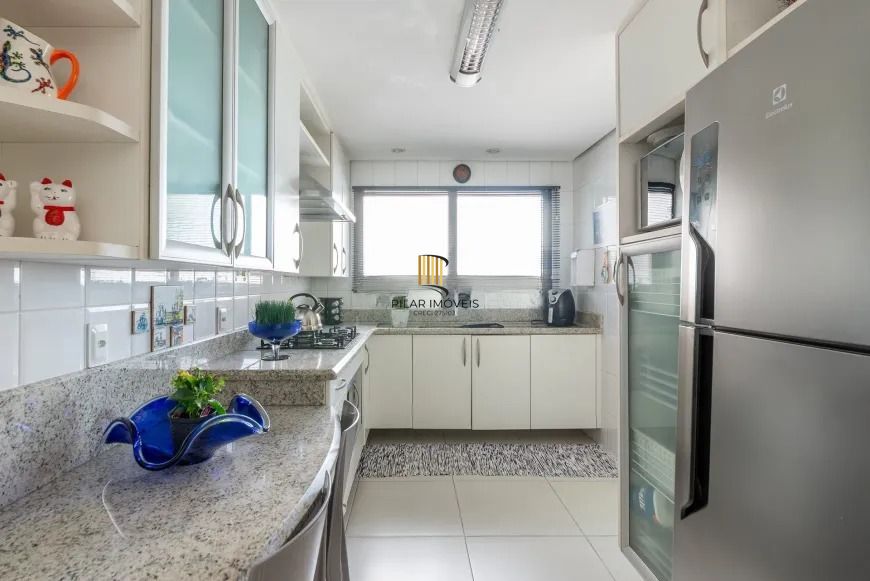 Apartamento Garden com 3 dormitórios e pátio ensolarado