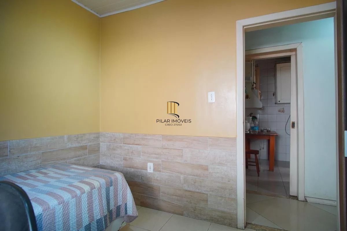 Casa Térrea com 5 dormitórios, Amplo Terreno de 300m² - Bairro Santa Rosa