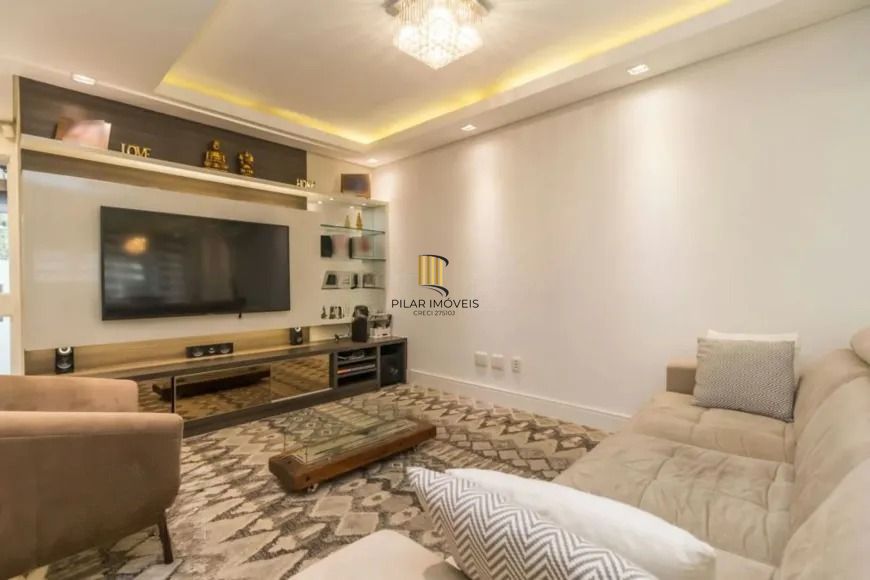 Casa Seminova 3 Dorm com Pátio e 4 Vagas no Jardim Planalto