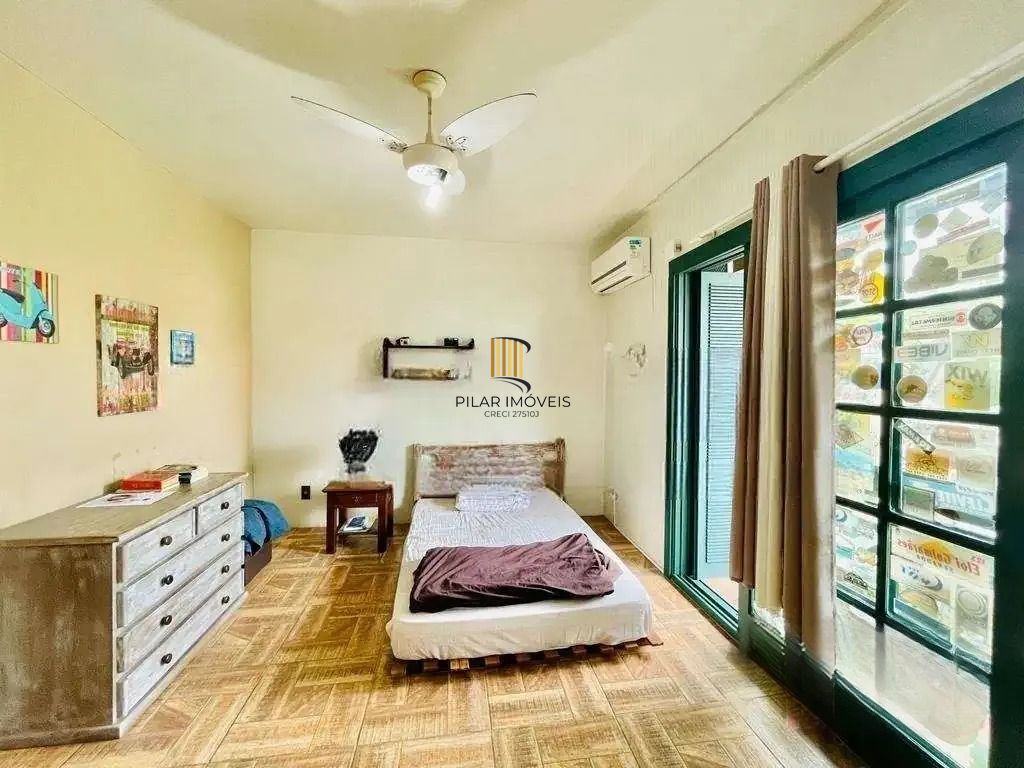 Casa térrea com 307m², 3 dormitórios, 2 suítes, 3 vagas.