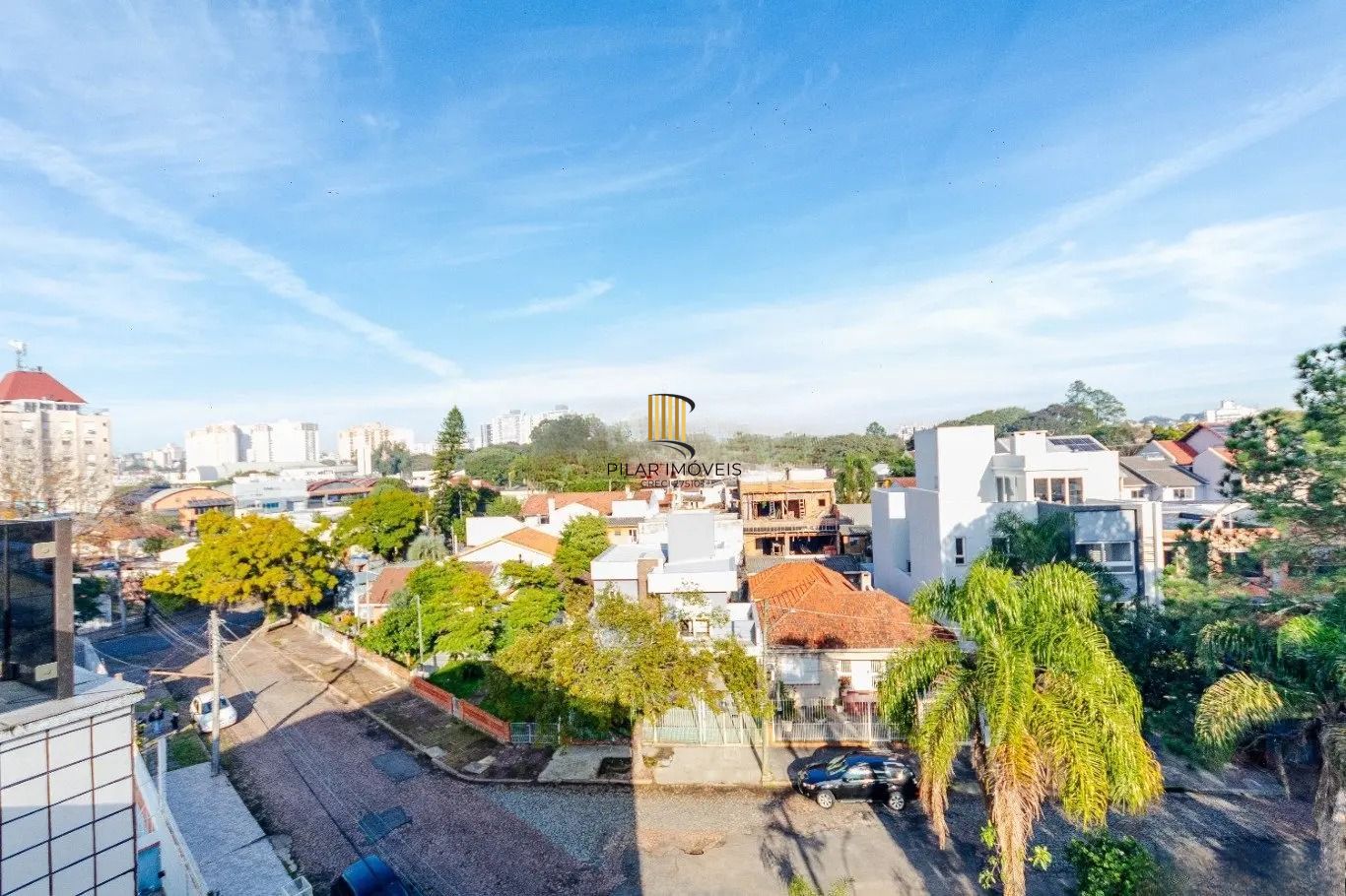 Ótima cobertura, 2 dormitórios e 1 dependência de empregada e 1 vaga coberta.