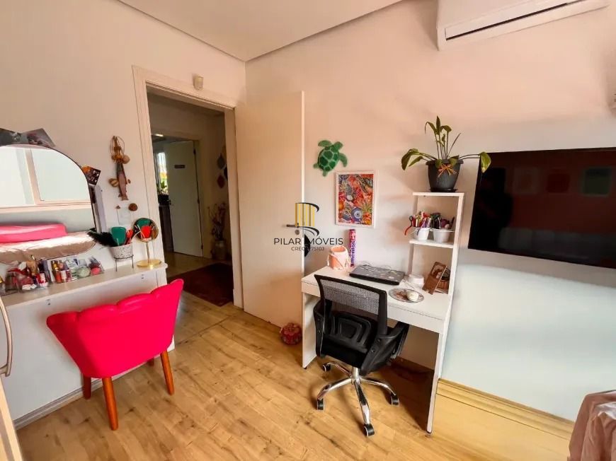 Casa Reformada em Condomínio com Suíte e Espaço Versátil Avenida Ecoville