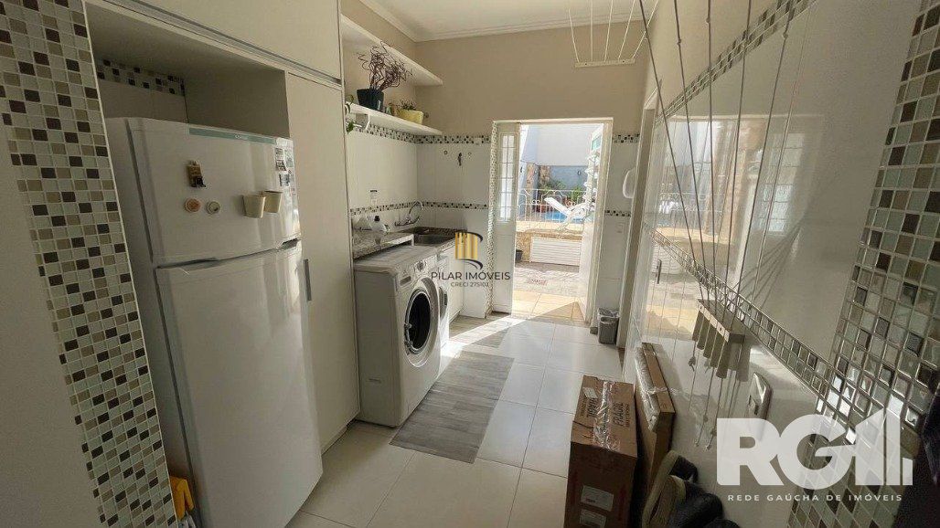 Casa 4 dormitórios no bairro Vila Ipiranga