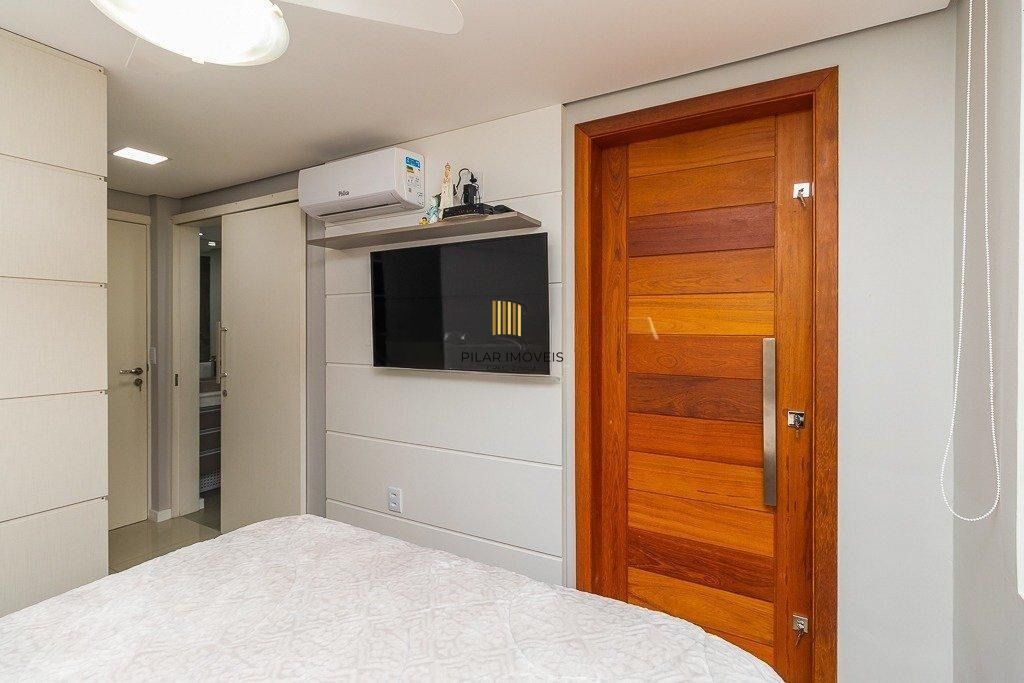 Casa em condomínio com 4 quartos, 2 suítes e 2 vagas à - Jardim Sabara