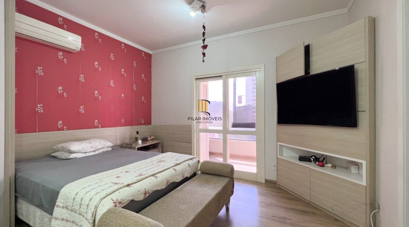 Casa com 3 quartos, 3 suítes á 700m do Iguatemi bairro Passo da Areia!
