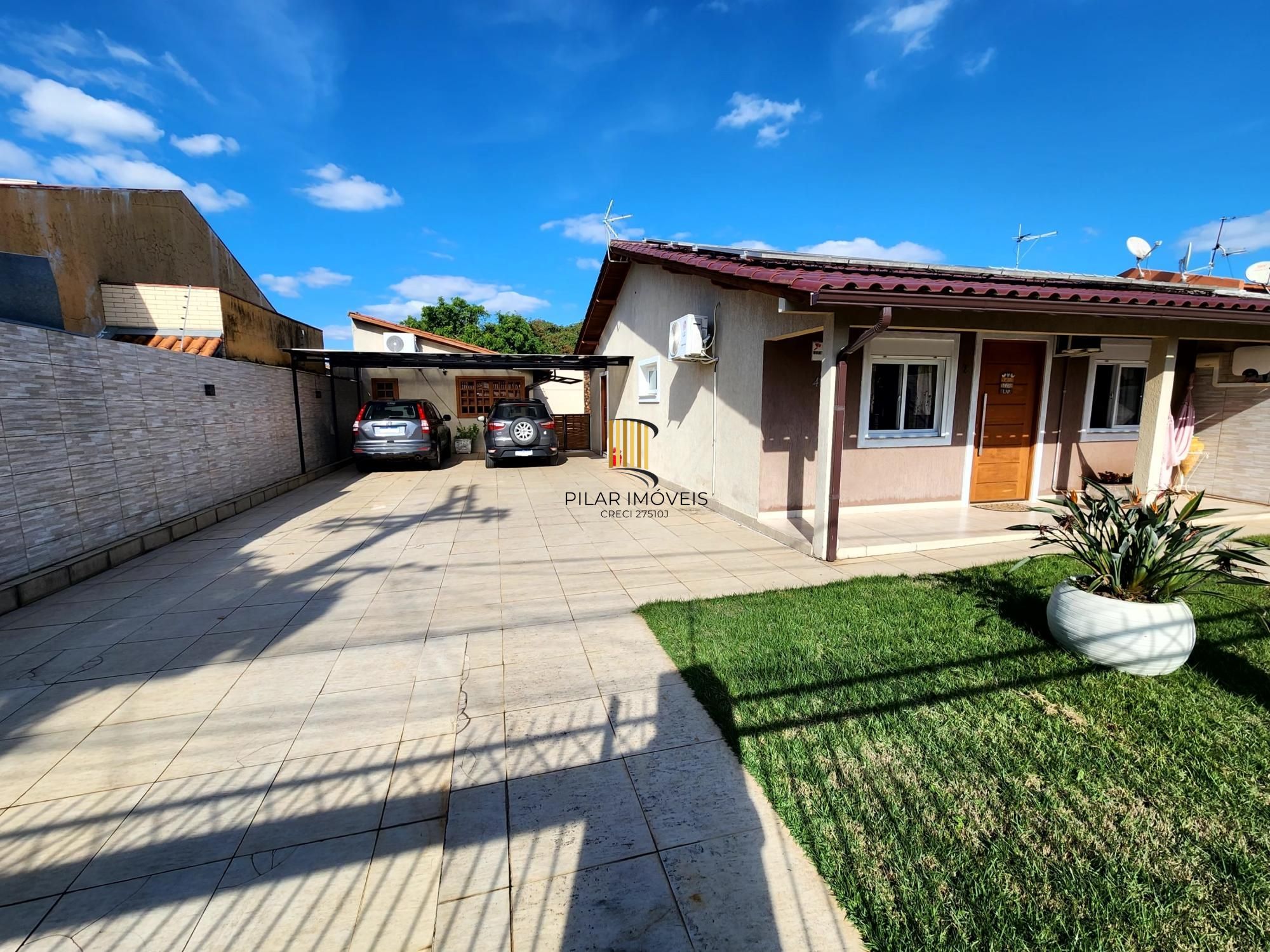 Casa com 2 dormitórios, suíte, piscina e espaço gourmet no Jardim Algarve