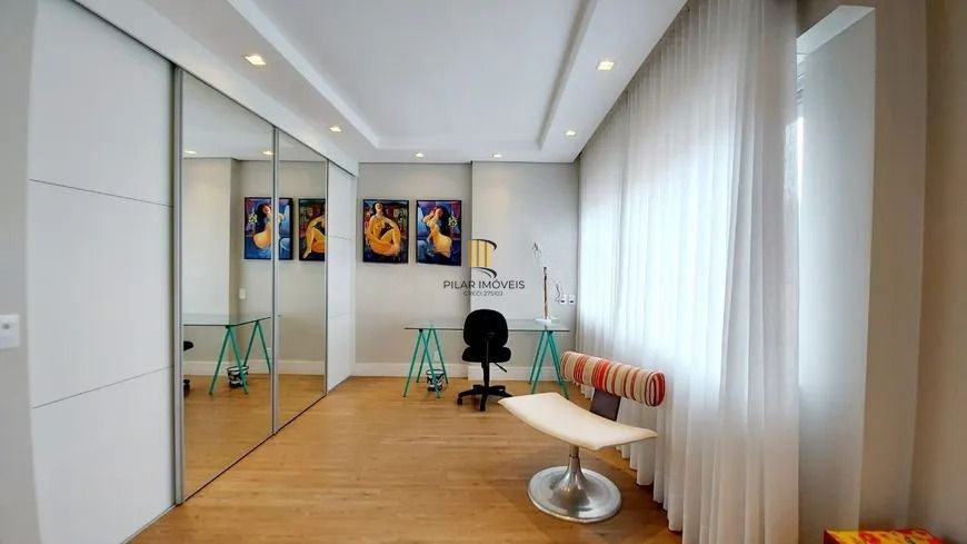 Cobertura com 3 quartos, 235² privativos,  e elevador, na Rua Coronel Bordini,  Moinhos de Vento