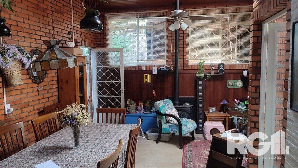 Casa 3 dormitórios no bairro Chácara das Pedras