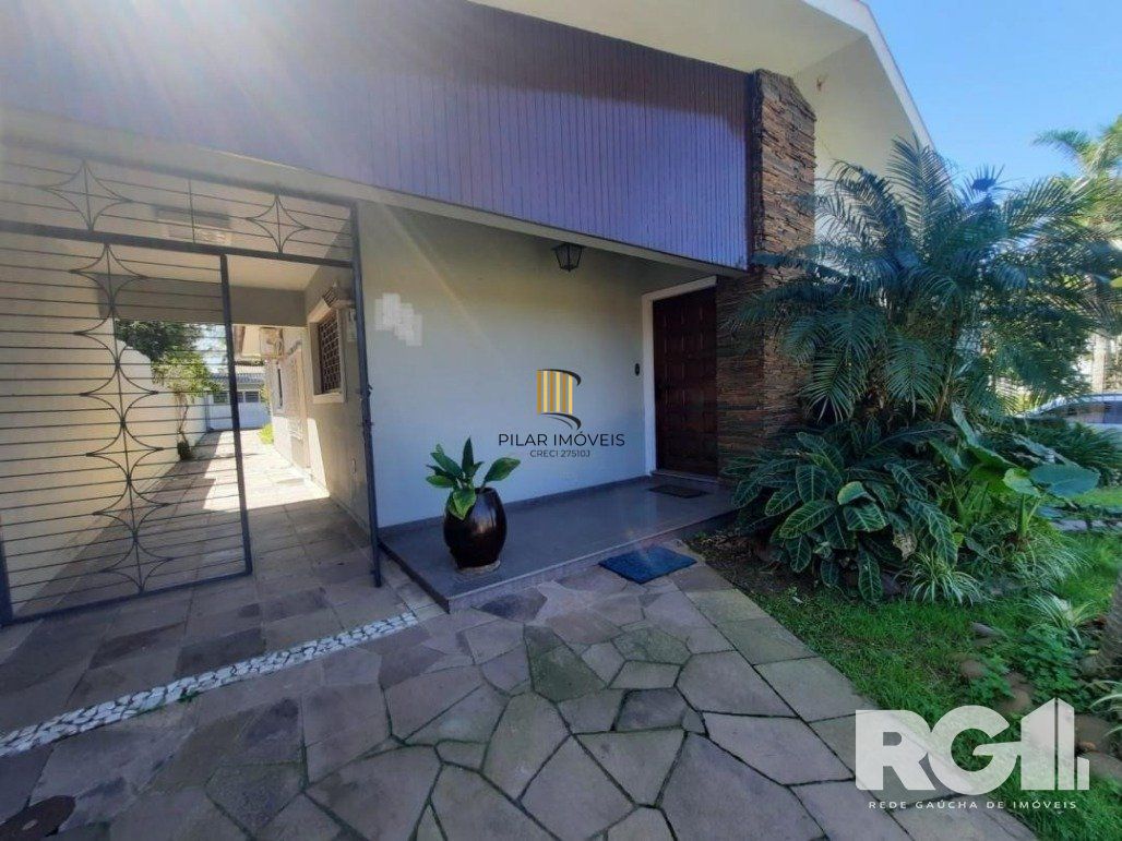 Casa 3 Dormitório(s) Bairro Niterói