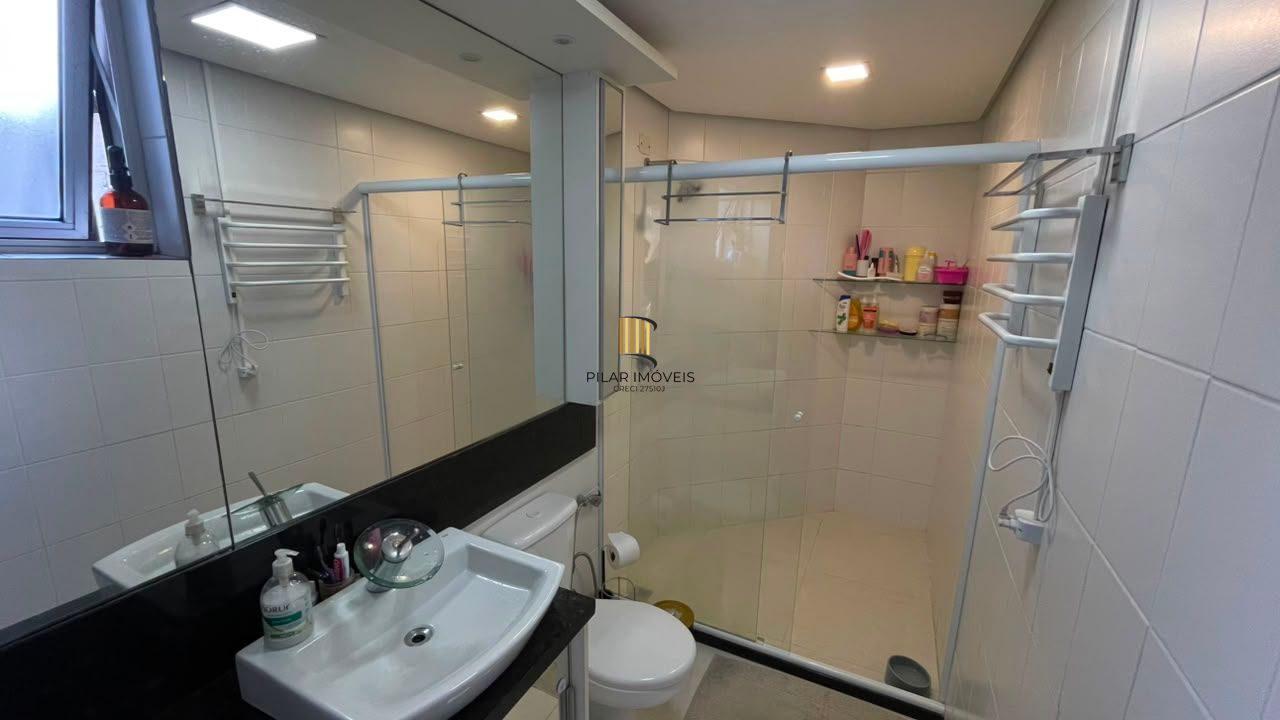 Apartamento 2 dormitório com vaga coberta no Passo d’Areia