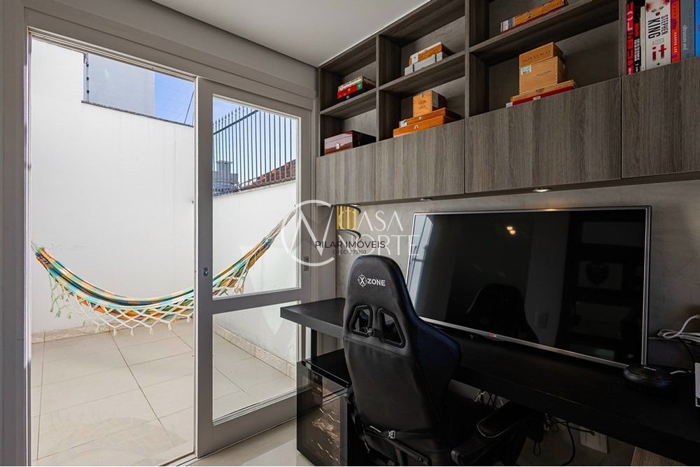 Casa Alto Padrão Reformada com Suíte, Closet e Espaço Gourmet