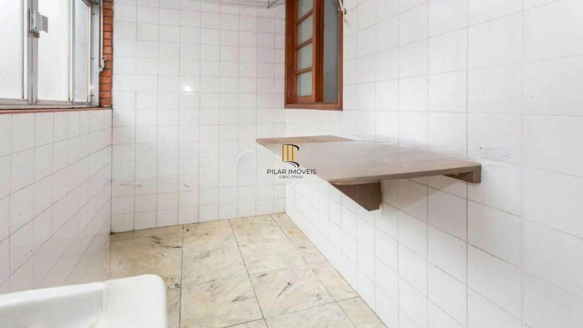 Valor abaixo do mercado  com 3 dormitórios, 1 vaga e elevador,  Floresta