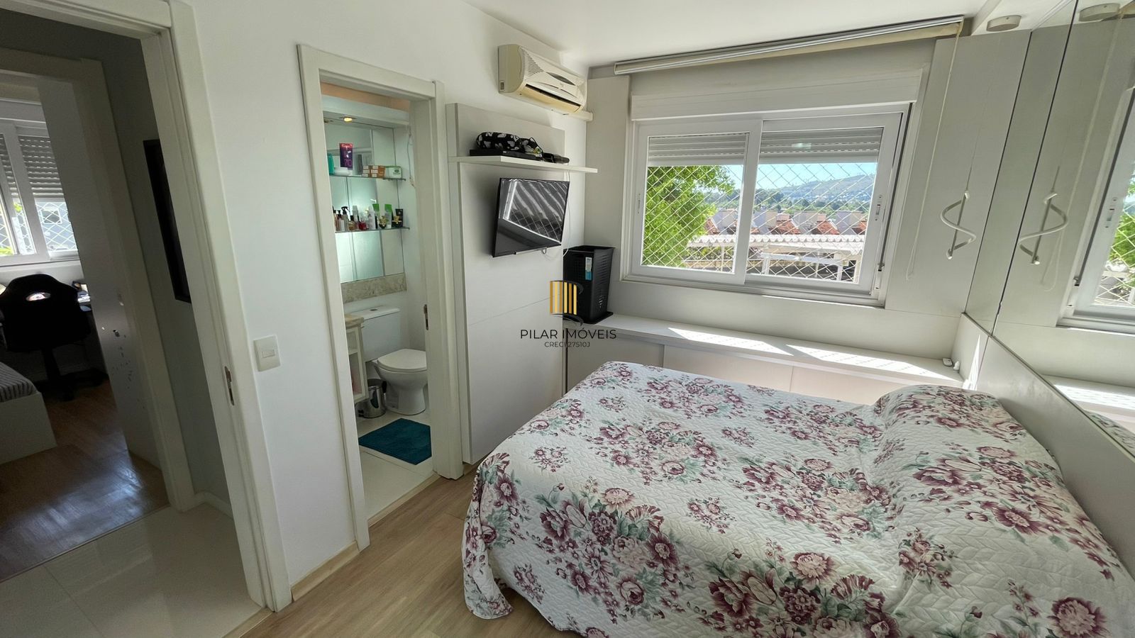 Apartamento mobiliado com sacada e churrasqueira