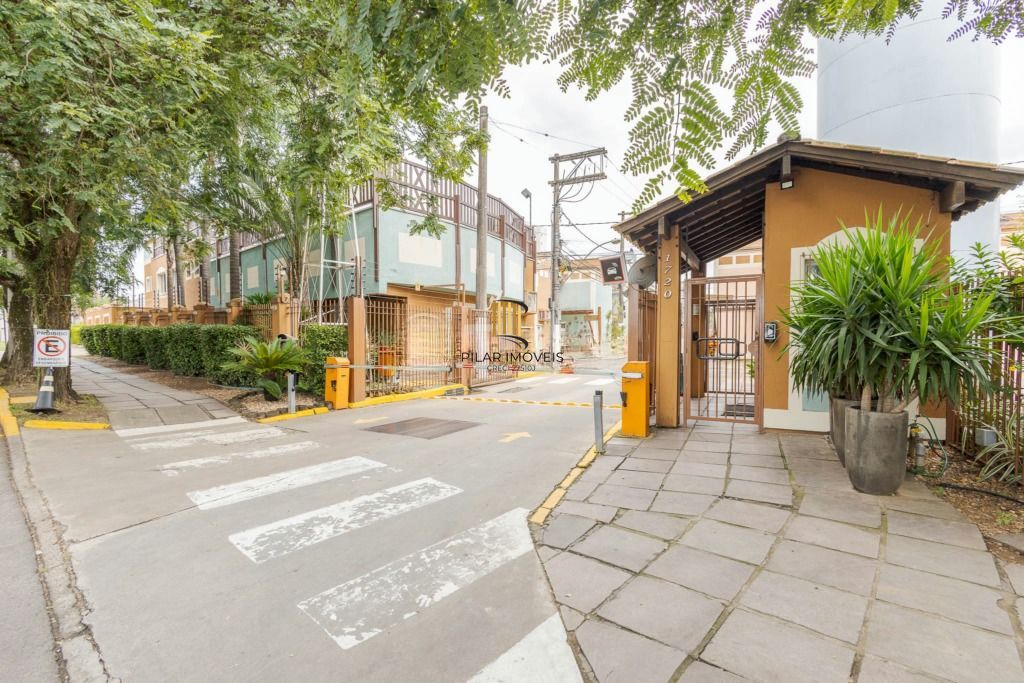 Casa de Condomínio 3 dormitórios no bairro Jardim Itu