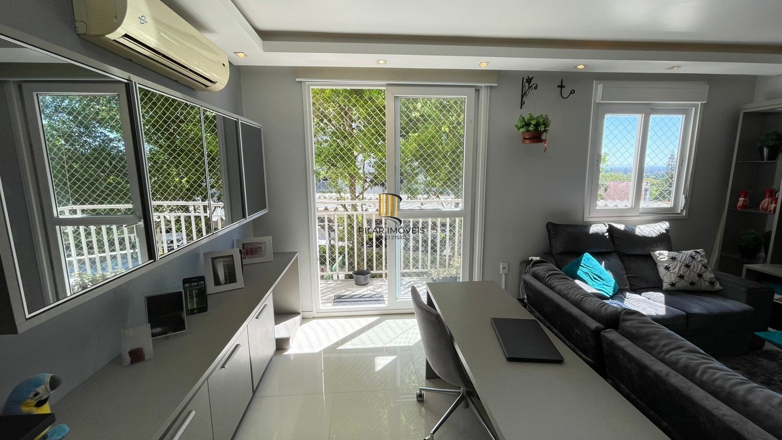 Apartamento mobiliado com sacada e churrasqueira