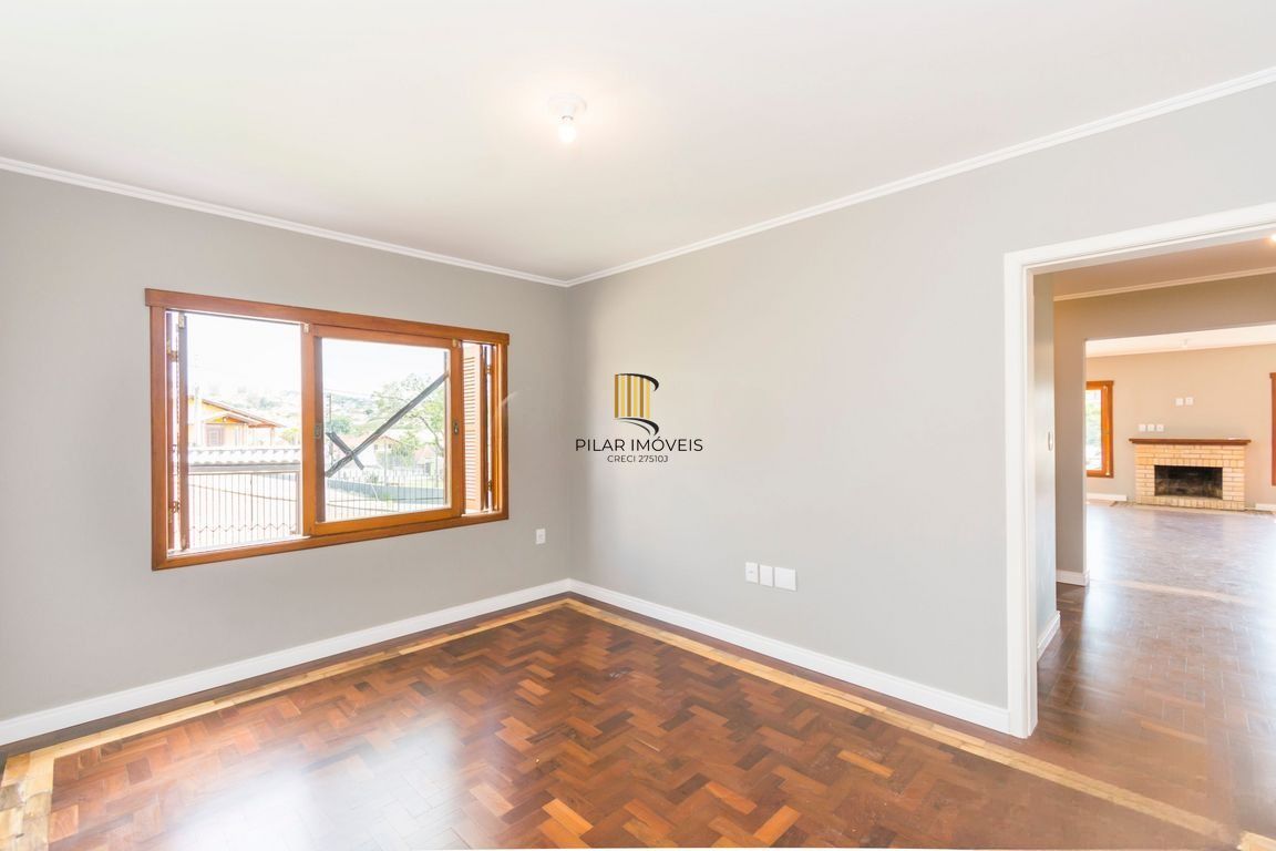 Casa com piscina, 3 dormitórios, 258m² privativos,  no Jardim Itu.