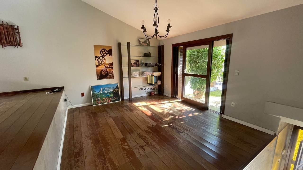 Casa 4 dormitórios no bairro Jardim Itu