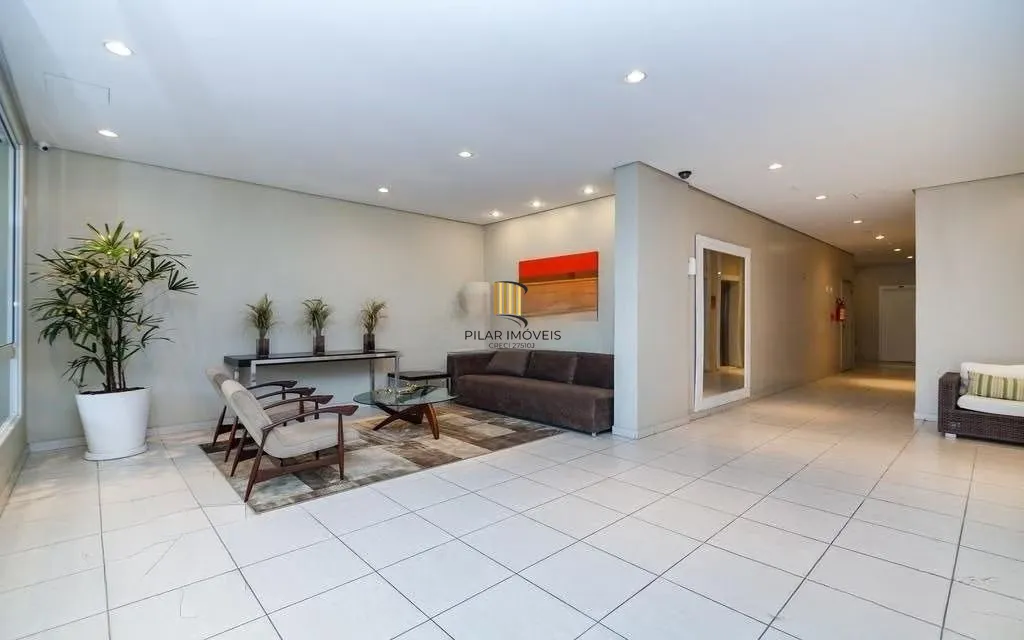 Apartamento 2 Dorm com Suíte, Sacada e Vaga